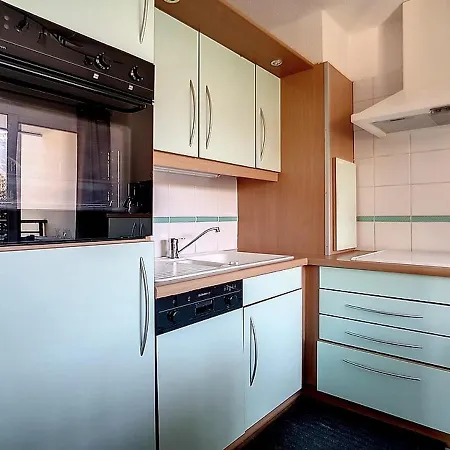 Spacieux Au Pieds Des Pistes Balcon - Fr-1-344-1031 Apartment